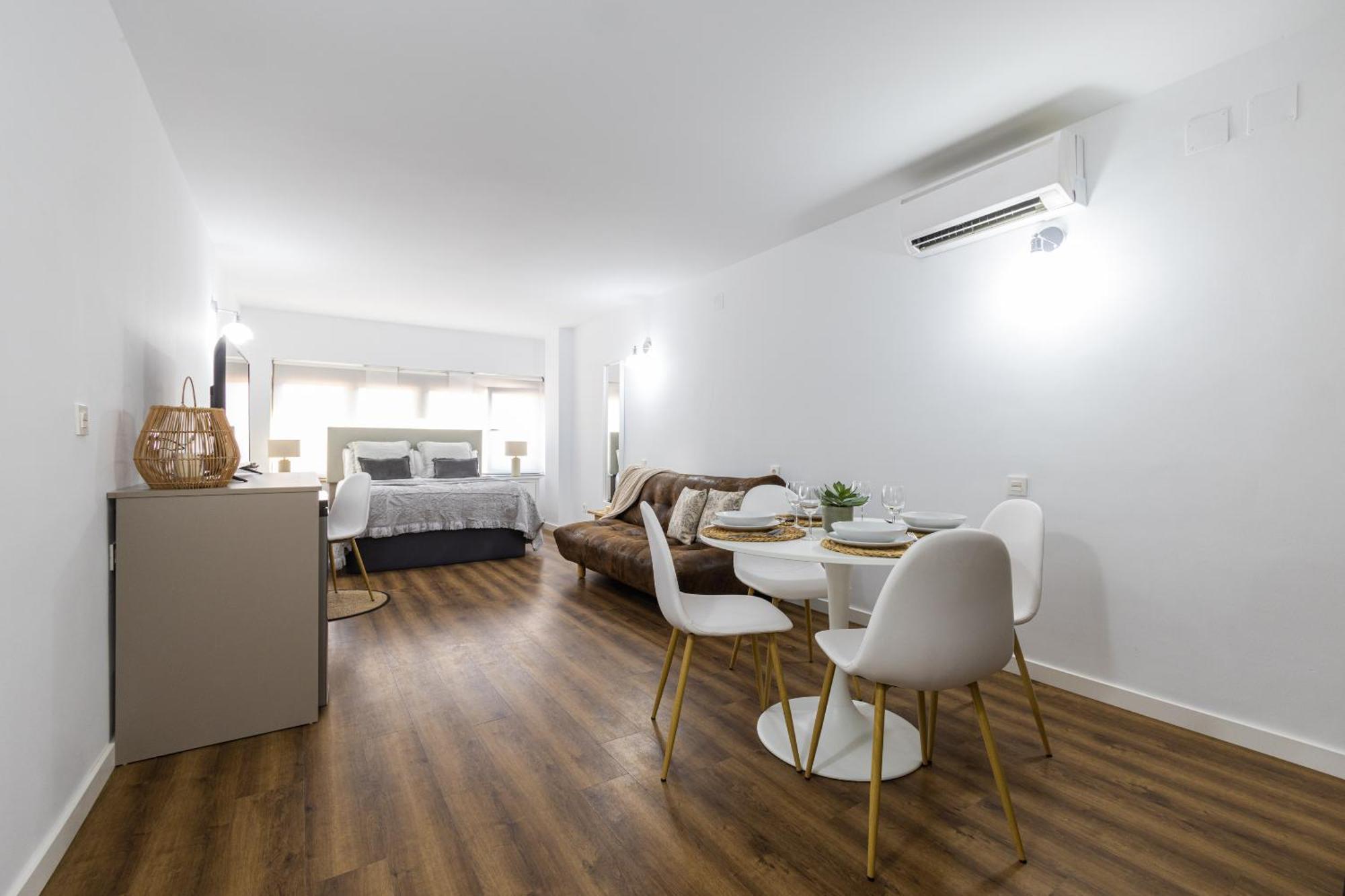 Florit Flats - The Apolo Appartement